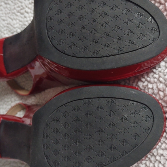 Antonio Melani Haleen Peep-toe Sling-back heels. - Picture 2 of 6